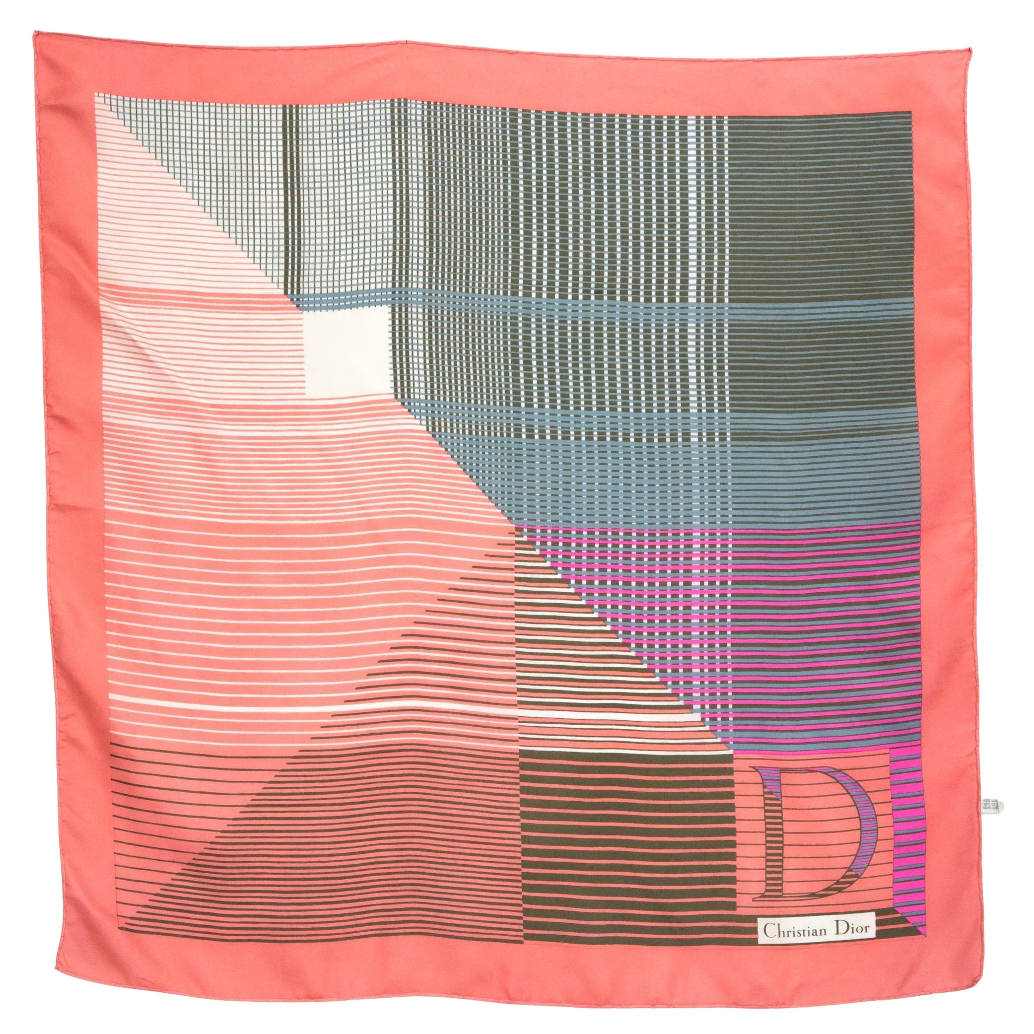 Foulard en soie rose de Christian Dior en vente