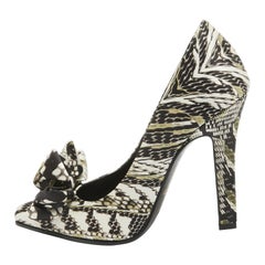 Roberto Cavalli Bombas con Lazo de Tela Estampada Multicolor Talla 36