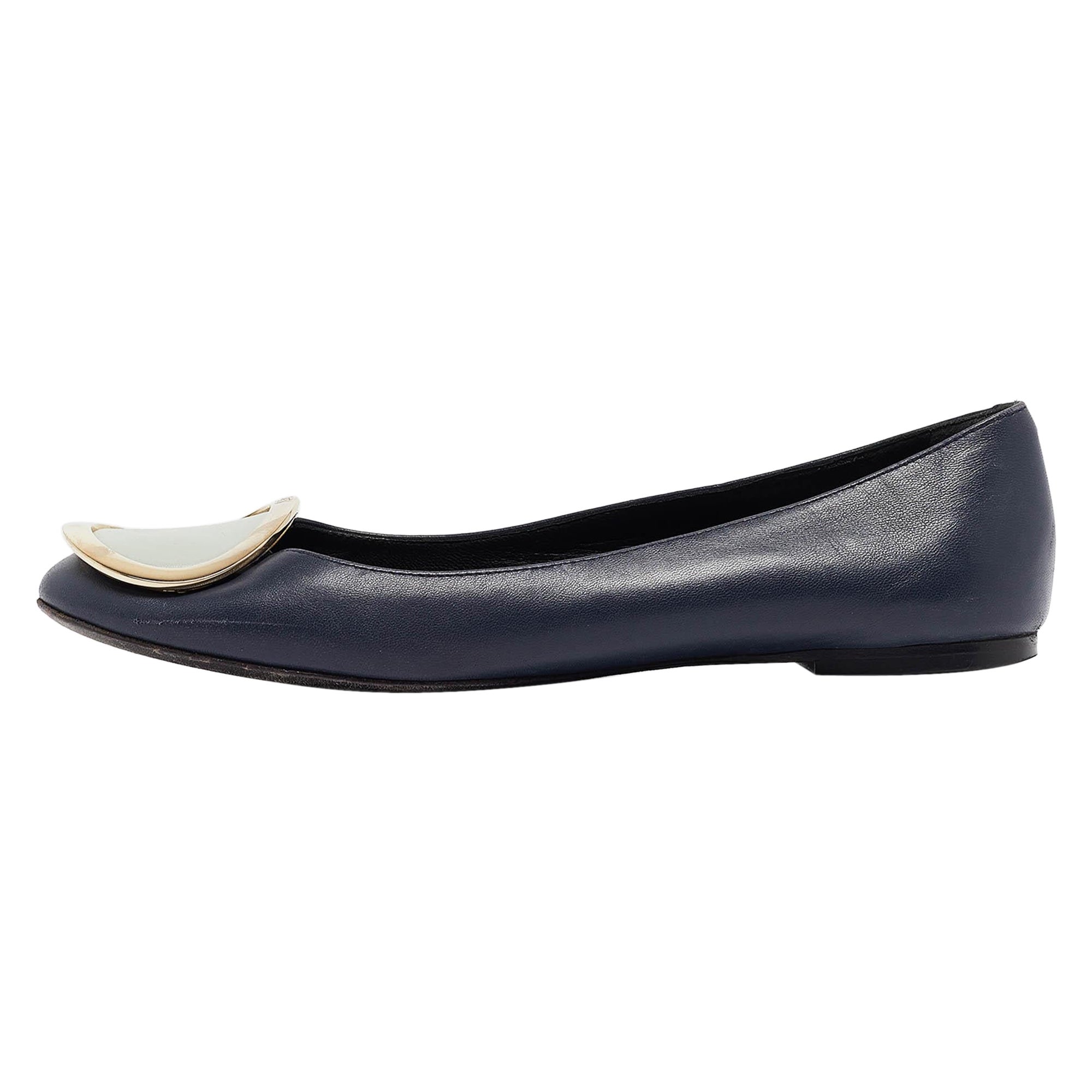 Roger Vivier Navy Blue Leather Ballet Flats Size 35.5 For Sale