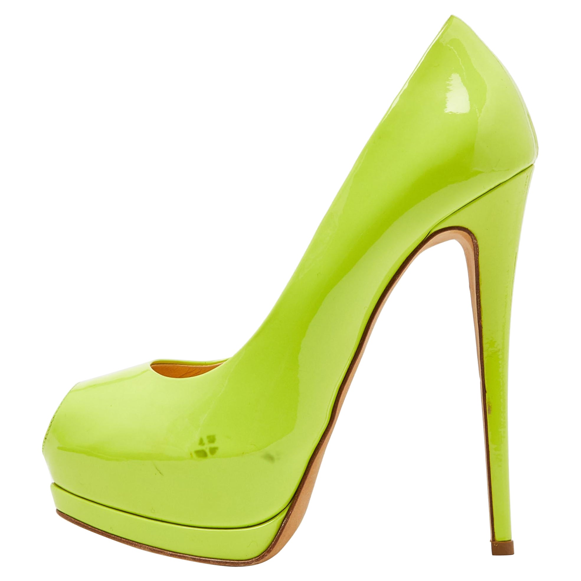 Giuseppe Zanotti Neon Green Patent Leather Sharon Peep Toe Pumps Size 39 For Sale