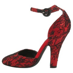 Dolce & Gabbana - Pumps con cinturino alla caviglia in pizzo e rete rosso/nero taglia 38