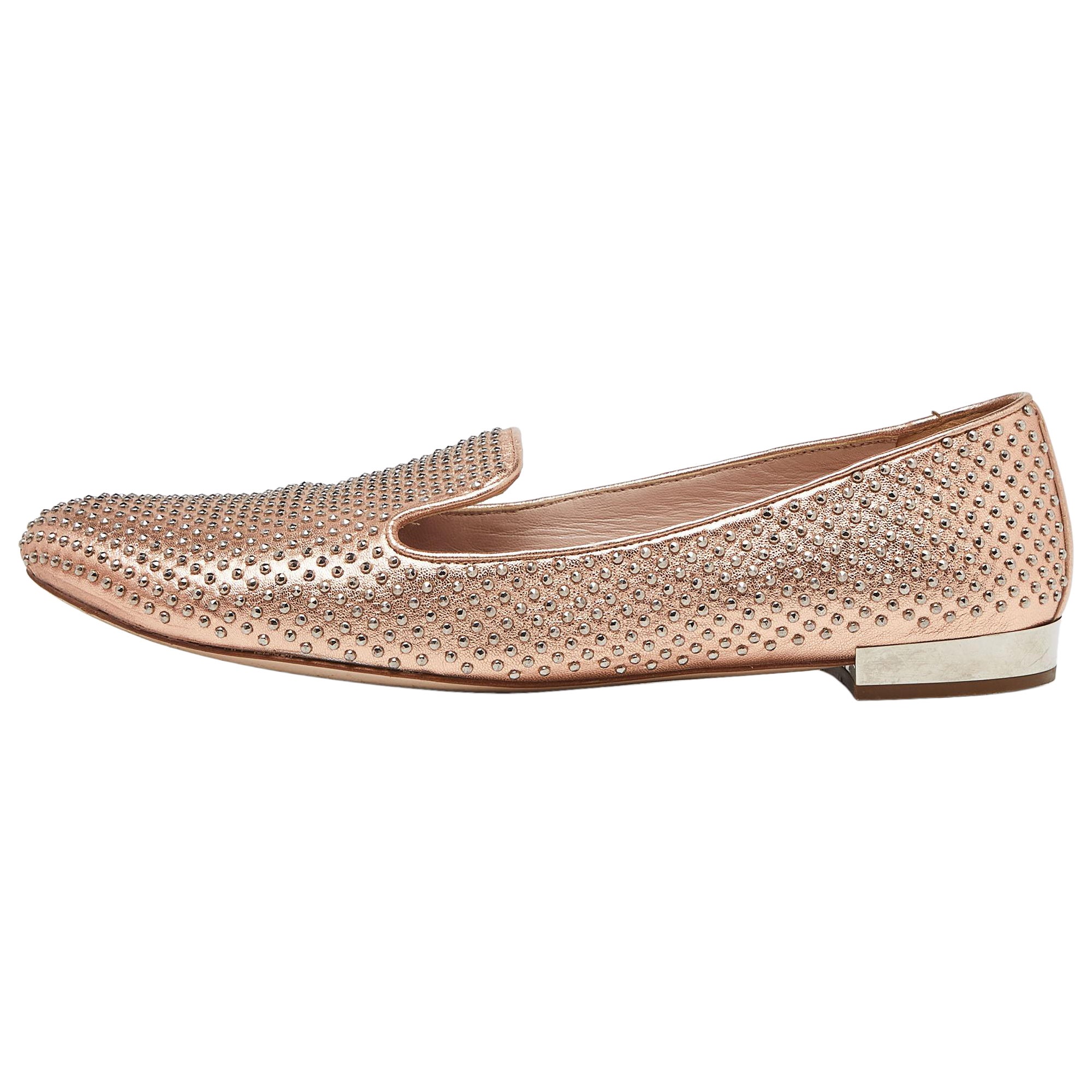 Chaussons de smoking en cuir clouté métallisé Miu Miu Taille 40.5