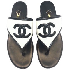 Chanel interlocking CC black and white sandals