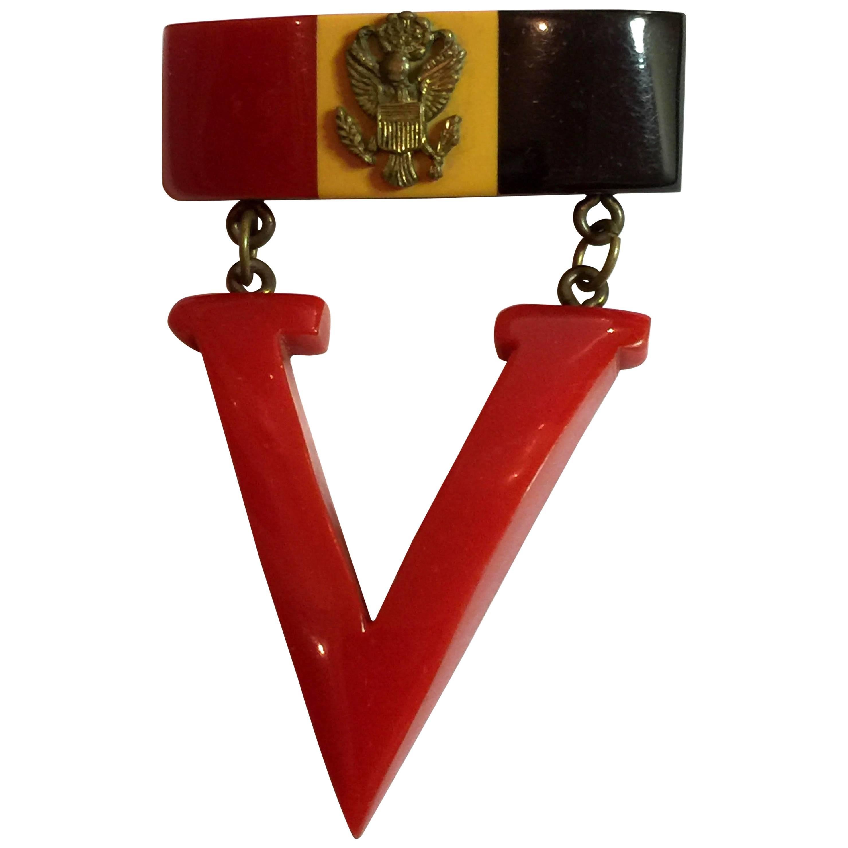 Rare 1930s Bakelite V for Victory Brooch Pin For Sale