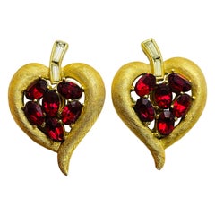 TRIFARI Krone signiert Vintage Herzgold roter Strass Designer Clip auf Ohrringe