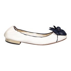 Chanel Ecru Leather Camellia CC Logo Ballet Flats Size IT 38