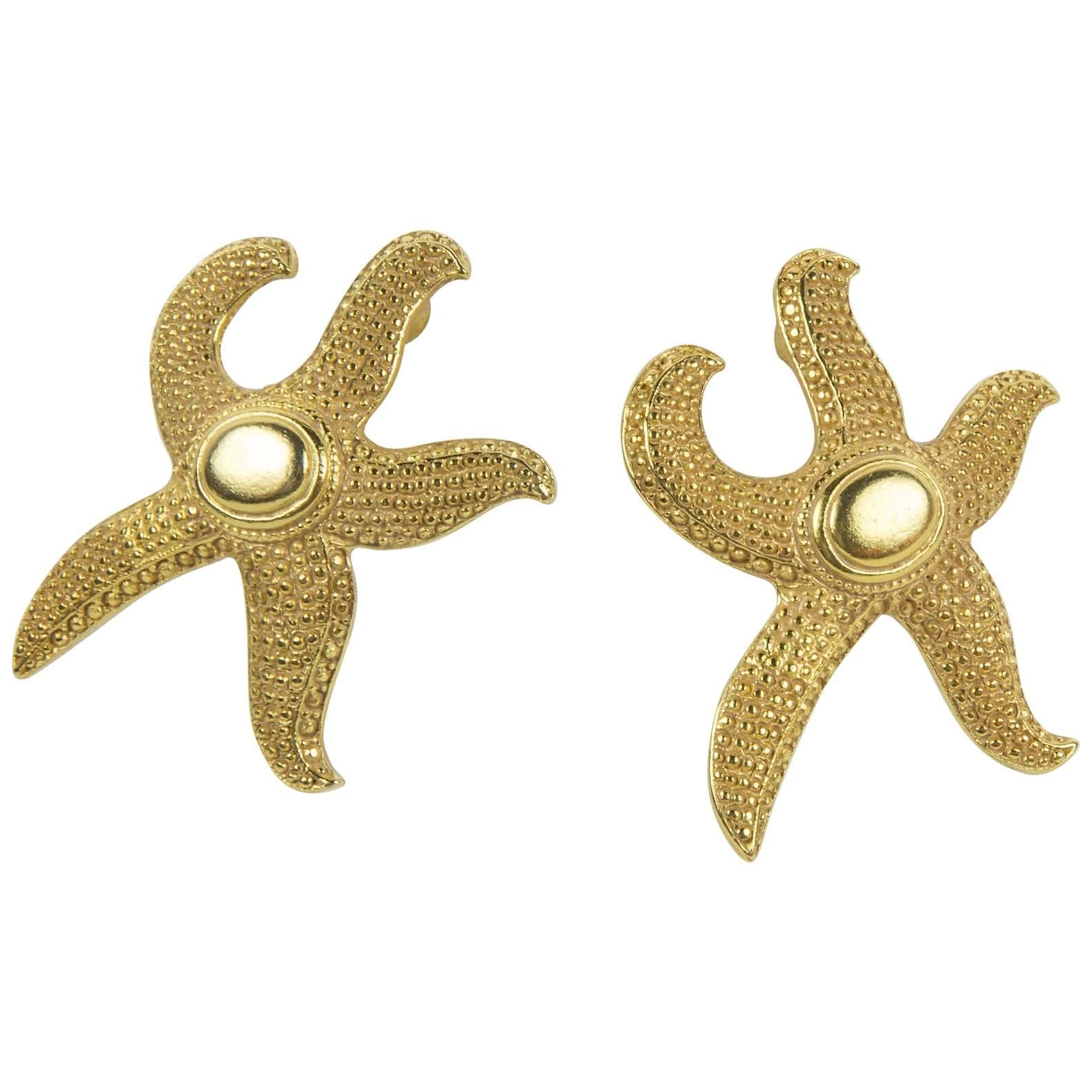 Signed Ben-Amun Etruscan Style Textured Gilt Starfish Couture Runway Earrings For Sale