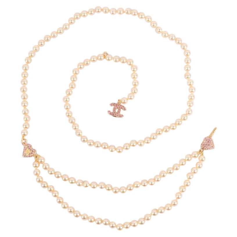 Cinturón Chanel de metal dorado y perlas de fantasía, 2002 en venta