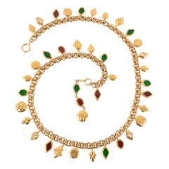 Chanel, collier long en métal doré, années 1980
