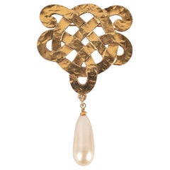 Broche Chanel Broche de Alta Costura con Gotas Nacaradas de Traje