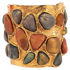 Yves Saint Laurent Manschettenarmband, verziert mit Harz-Cabochons