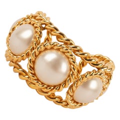 Bracelet Chanel avec cabochons nacrés, années 1990