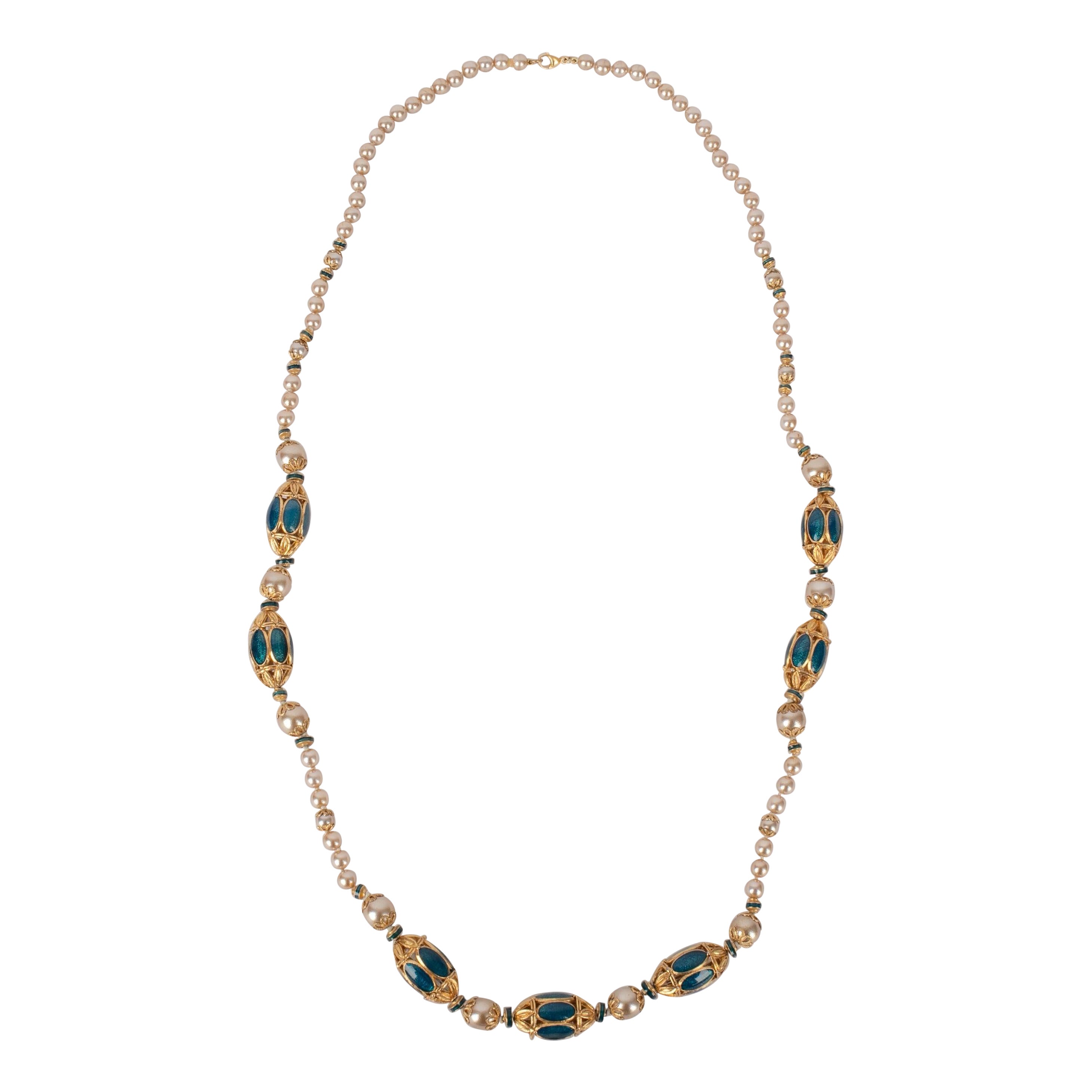 Collana di perle vintage smaltate di blu in vendita