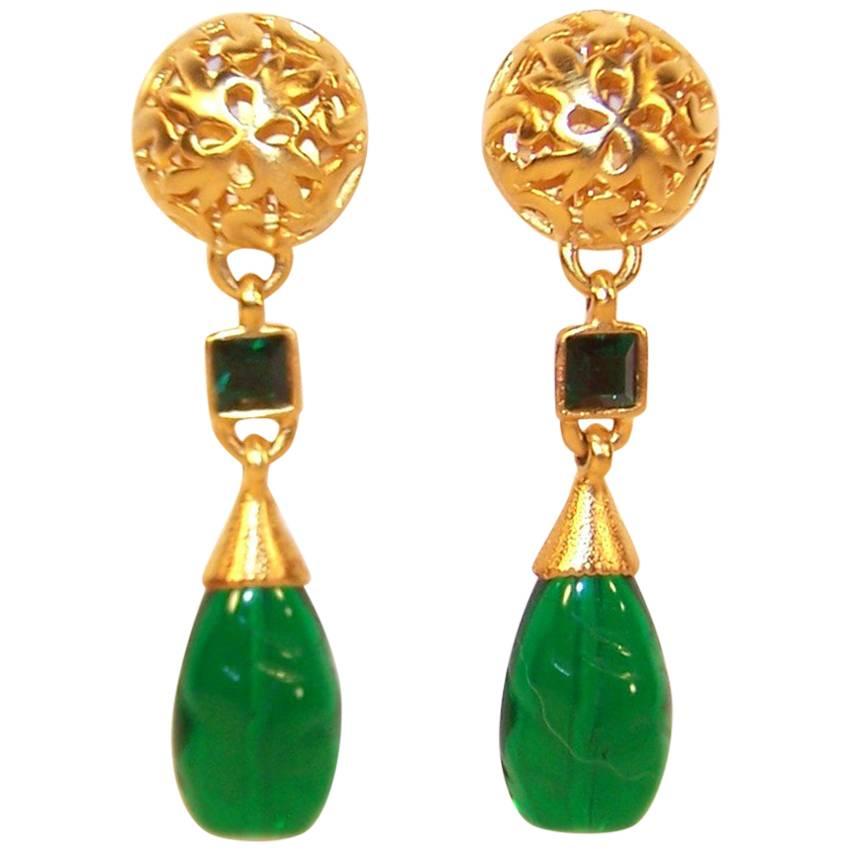 1980's Ben Amun Emerald Green & Gold Dangle Clip On Earrings