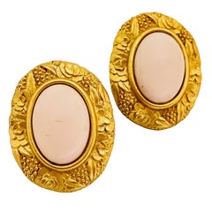 MONET signes vintage faux coral designer runway earrings