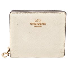 Coach Off-White Leather Snap Compact Wallet (Portefeuille compact en cuir)