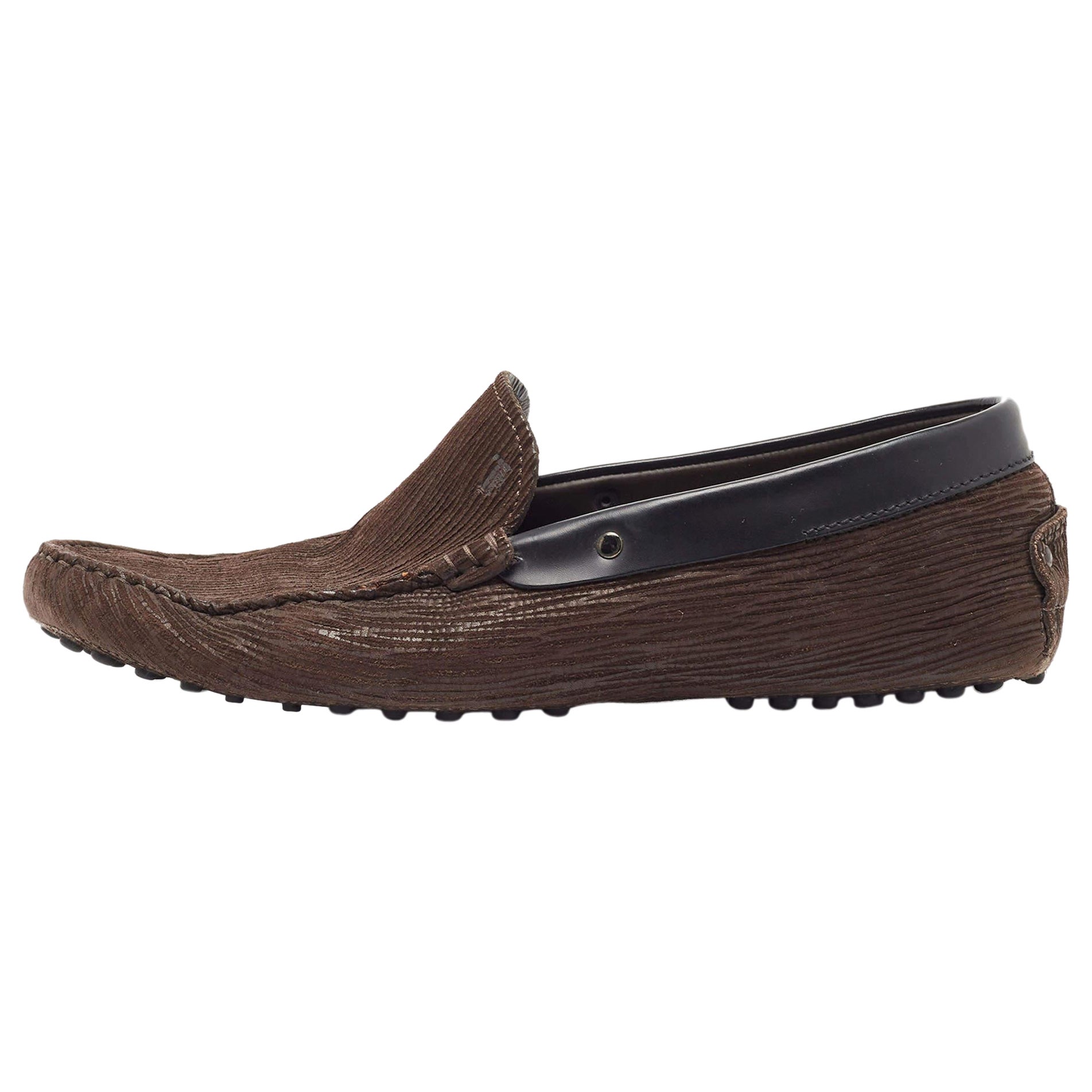 Tod's Dark Brown Textured Leather Gommino Loafers Size 42.5 For Sale