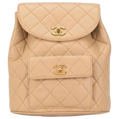 Chanel Vintage Rucksack aus gestepptem Lammfell mit Duma Cc Logo in Beige aus Leder