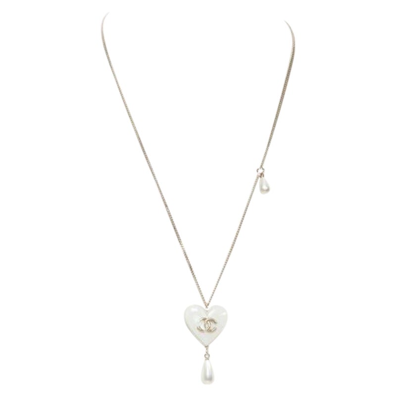 Rare CHANEL B18 CC white heart drop pearl pendant necklace
