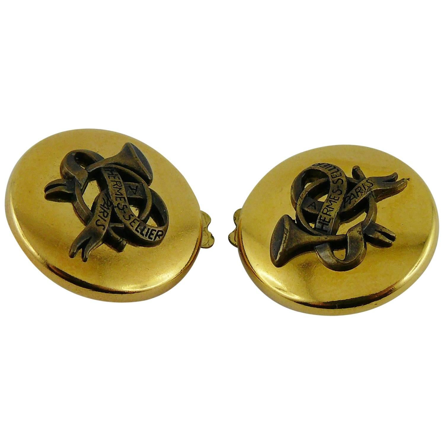 Hermes Vintage Classic Boucles d'oreilles clips à boutons dorés en vente