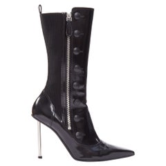 ALEXANDER MCQUEEN Botas puntiagudas victorianas de cuero negro con tacón de aguja plateado EU38
