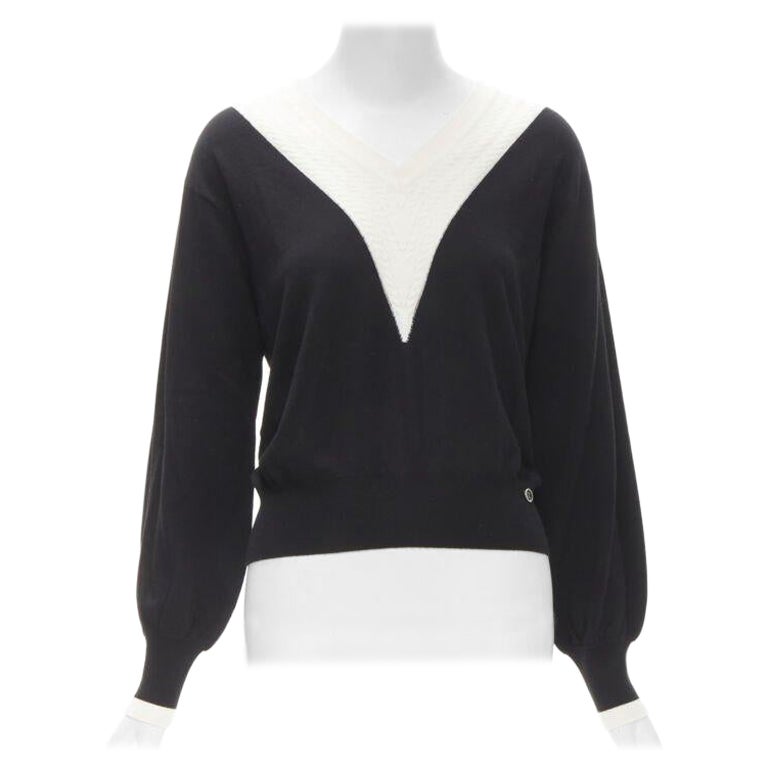 CHANEL 100% wool black white cable knit varsity collar CC charm sweater FR38 M For Sale