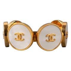 Chanel-Armband mit CC-Logos oben und unten, Herbst-Winter 1993
