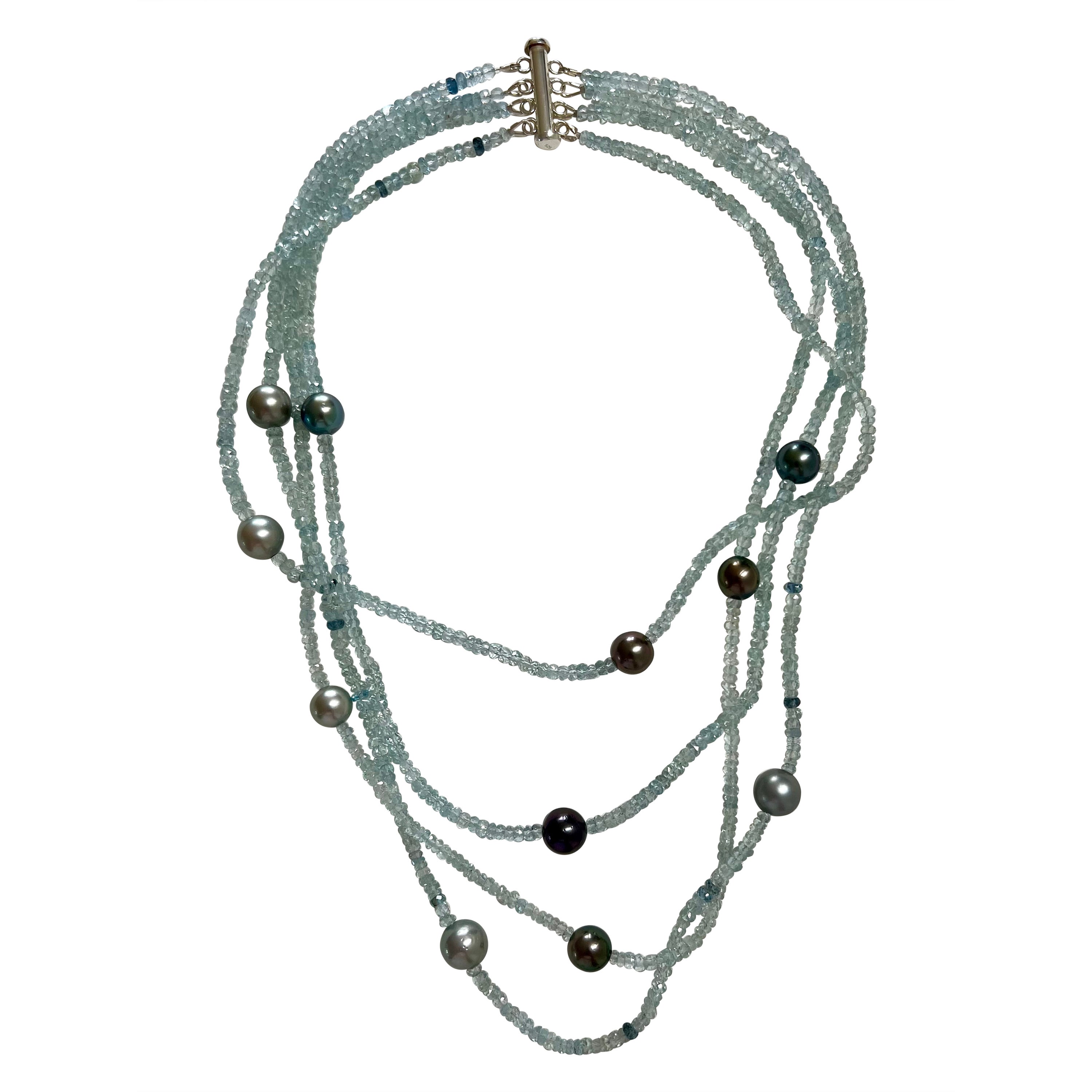 Il fascino dell'oceano

Lasciati sedurre dalla bellezza ipnotica del nostro girocollo a quattro fili di acquamarina, ornato da squisite perle di Tahiti. La chiusura in argento sterling aggiunge un tocco di eleganza a questo splendido pezzo,
