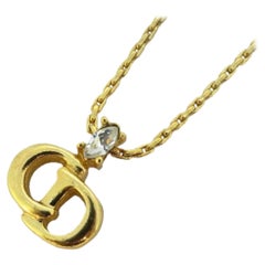 Christian Dior Vintage 1980 Logo CD Monogram Ciondolo traforato Collana di cristallo