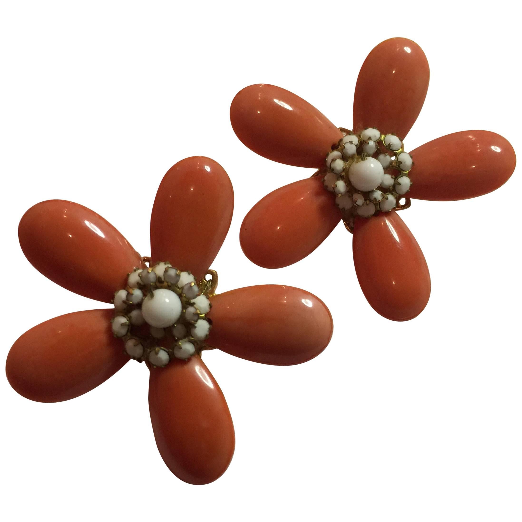 1970s William deLillo Coral glass and seed Bead Scatter Starflower Pins (2) For Sale
