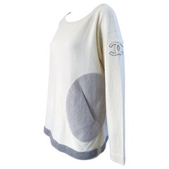 Chanel Cashmere Size 42 Luxurious Soft Ivory Grey Logo Sweater Jumper w/ Pocket