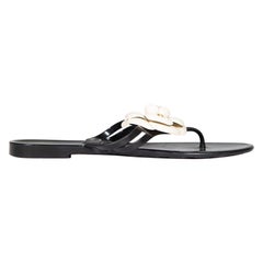 Chanel Sandalias Camelia Logo CC Negro Talla IT 39