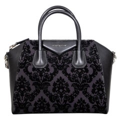 Givenchy Devore Antigona Kleine Devore aus schwarzem Leder