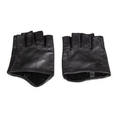 Guantes Karl Lagerfeld de piel negra con logotipo en relieve