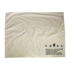 Écharpe carrée jaune Prada FW22
