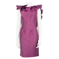 Lanvin, abito con pannello in pizzo e volant in viola, taglia M.