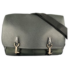 LOUIS VUITTON -Taiga Dersou- Borsa messenger in nylon nera e verde scuro