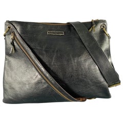 JOHN VARVATOS Schwarze Cross Body Bag aus Leder mit Überzug