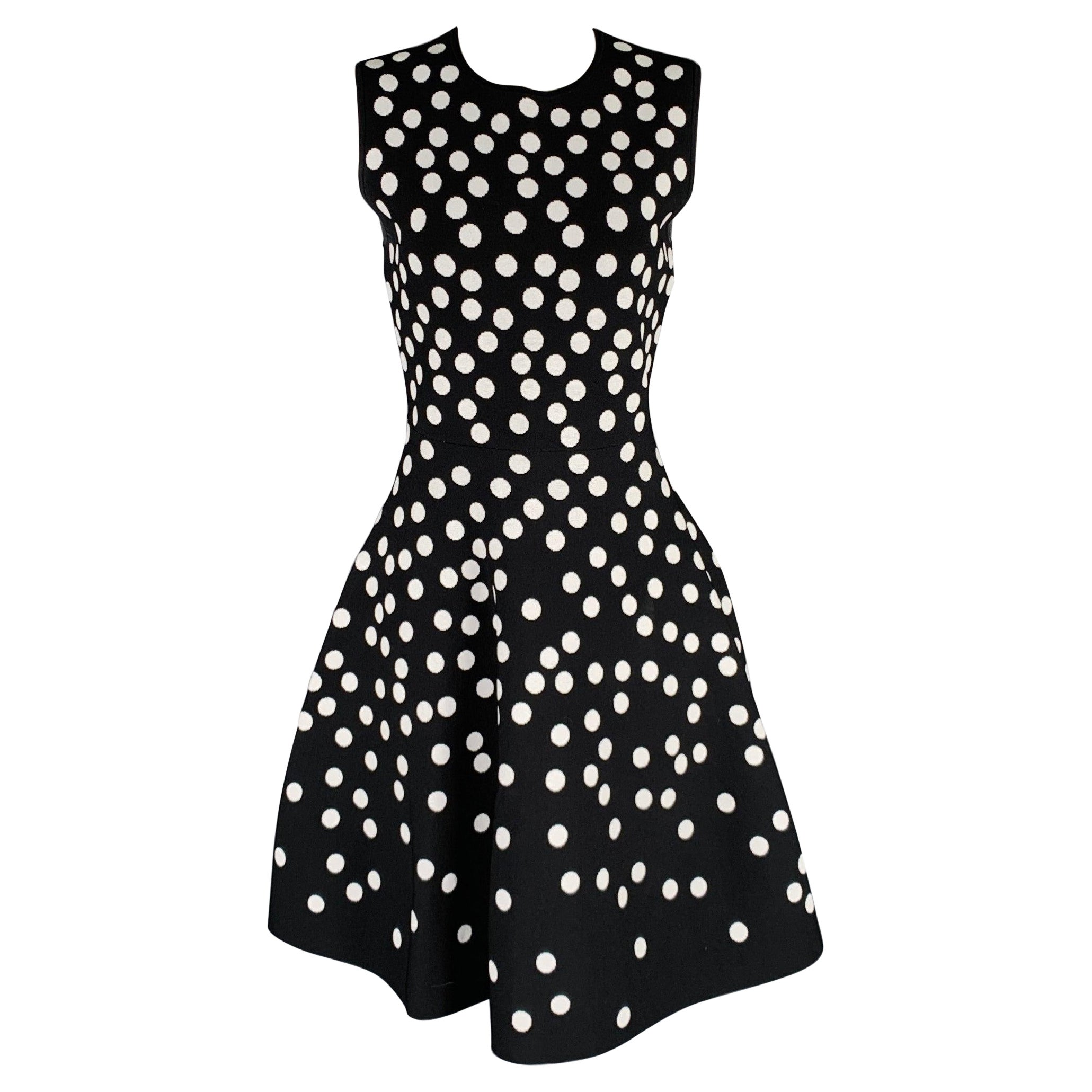 CAROLINA HERRERA Size M Black White Viscose Blend Polka Dot A-Line Dress For Sale