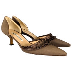 MANOLO BLAHNIK Size 9 Brown Silk Ruffled Kitten Heels Pumps