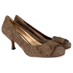 PRADA Größe 8,5 Graue geraffte Kitten Heels Pumps mit Absatz