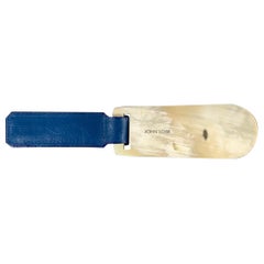 JOHN LOBB Calzador de cuerno de cuero natural azul