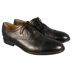 GUCCI Taille 9.5 Chaussures Oxford Cap Toe Lace Up en cuir perforé noir