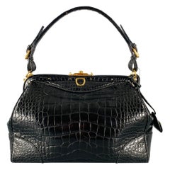 RALPH LAUREN COLLECTION Sac à main docteur en alligator noir et or
