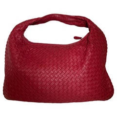 Bottega Veneta Bolso Hobo Intrecciato Mediano Piel de cordero roja 48cm
