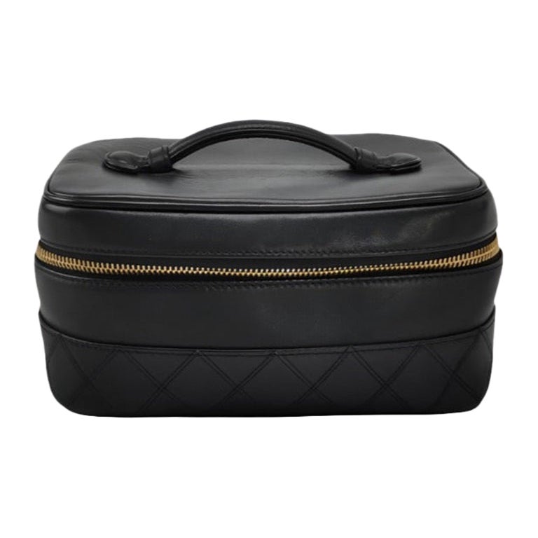 Chanel Vanity Case 1991-1994 Calfksin Leather Black Zip Opening Makeup Bag For Sale