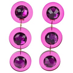 Orecchini in plexiglass magenta Judith Hendler