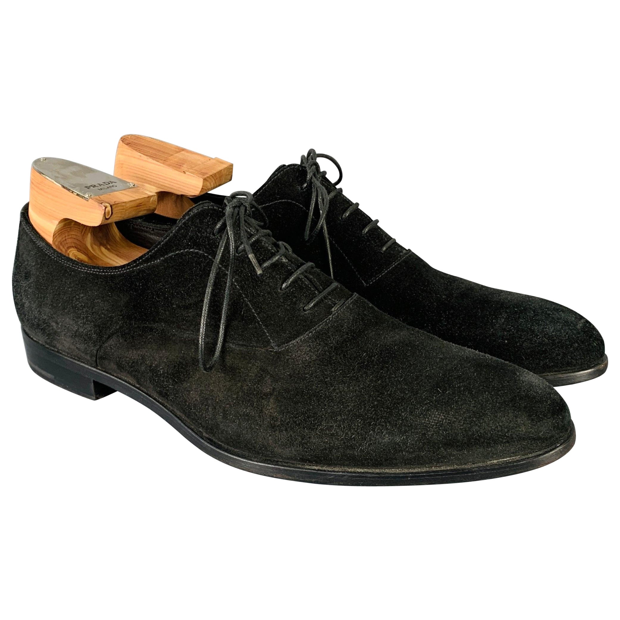 PRADA Taille 8 Chaussures en daim noir à bout pointu et à lacets