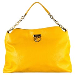 VERSACE COLLECTION Bolso de hombro de piel granulada amarillo mostaza