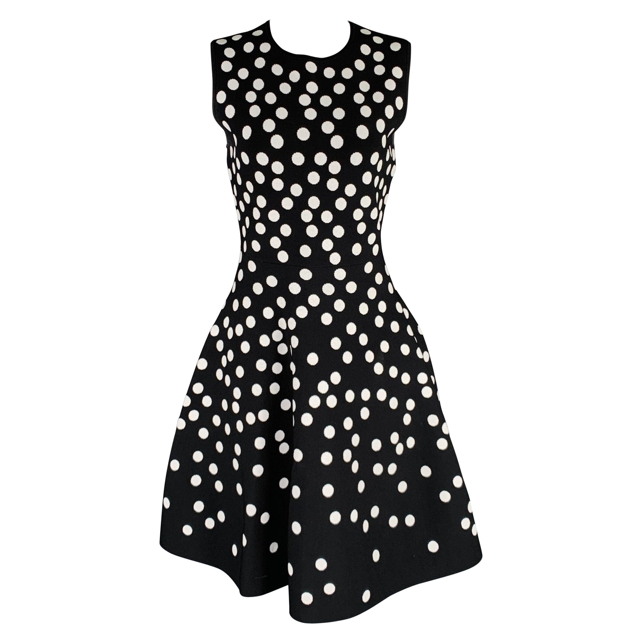 CAROLINA HERRERA Size M Black White Viscose Blend Polka Dot A-Line Dress For Sale